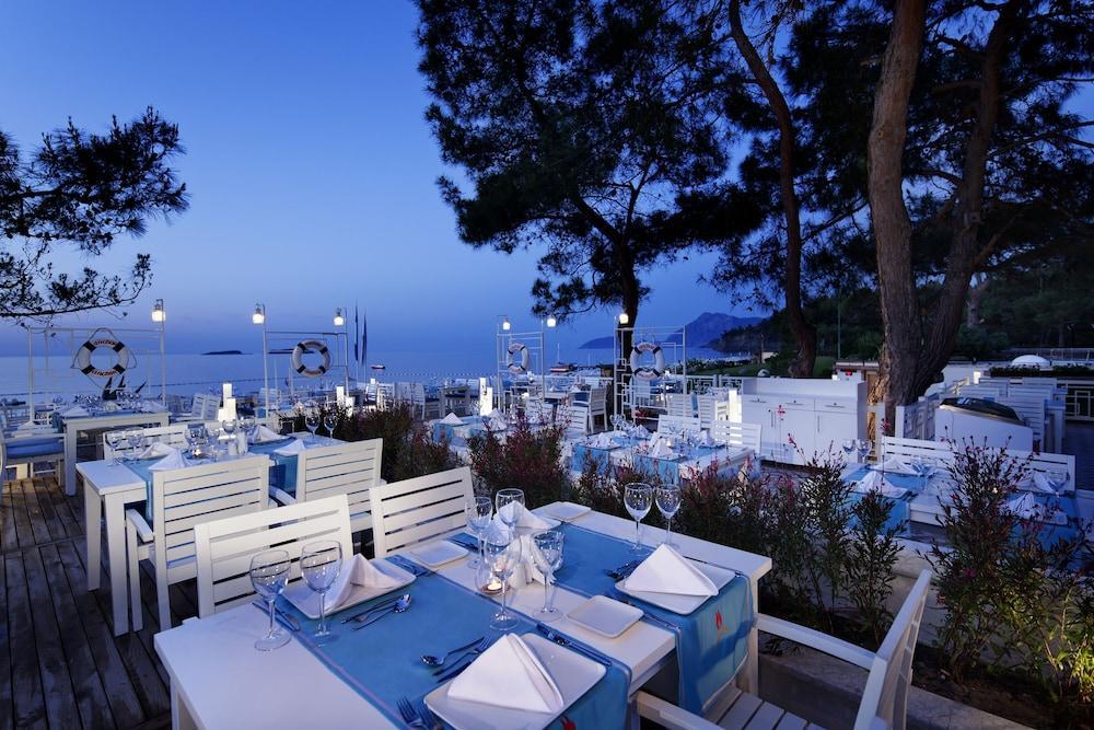 Corinthia Club Hotel Текирова Екстериор снимка